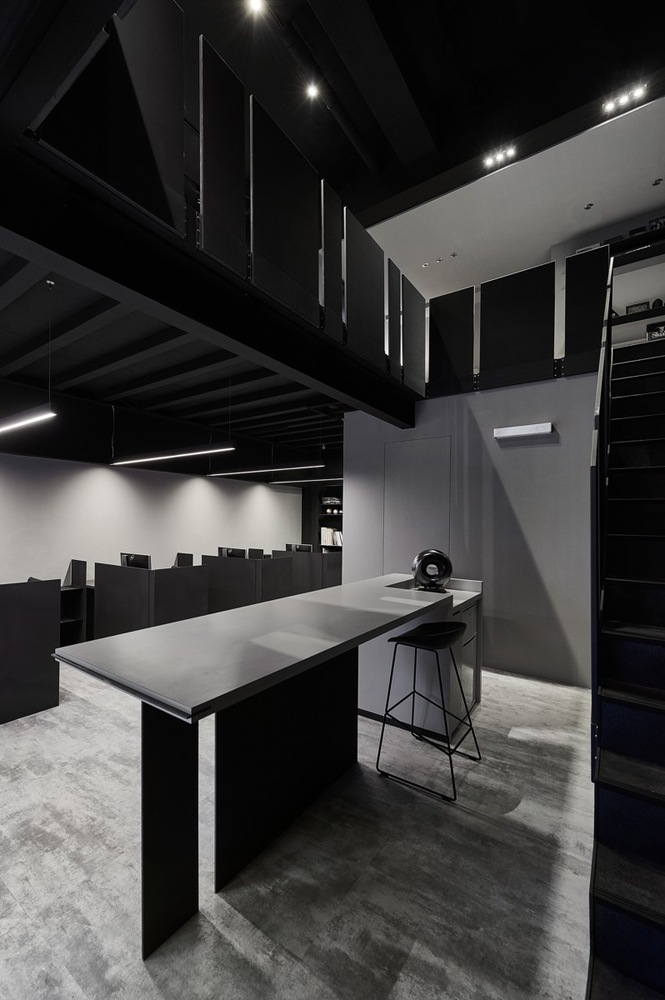 黑色酷感办公空间 | 禾睿设计