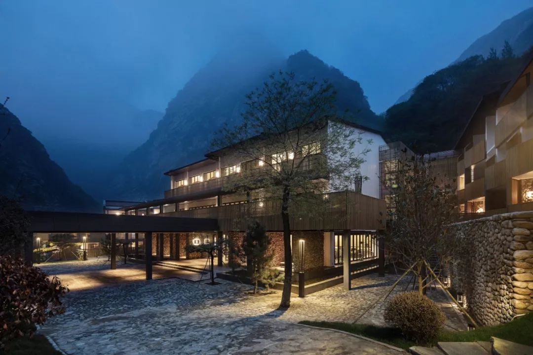 10000㎡石头木条自然生态半山度假酒店本末空间设计