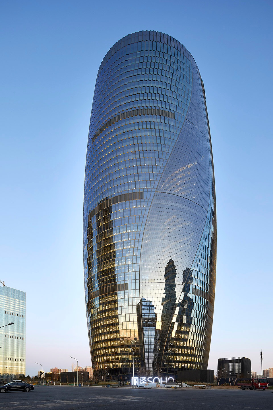 北京丽泽soho震撼开幕致敬伟大建筑师扎哈哈迪德