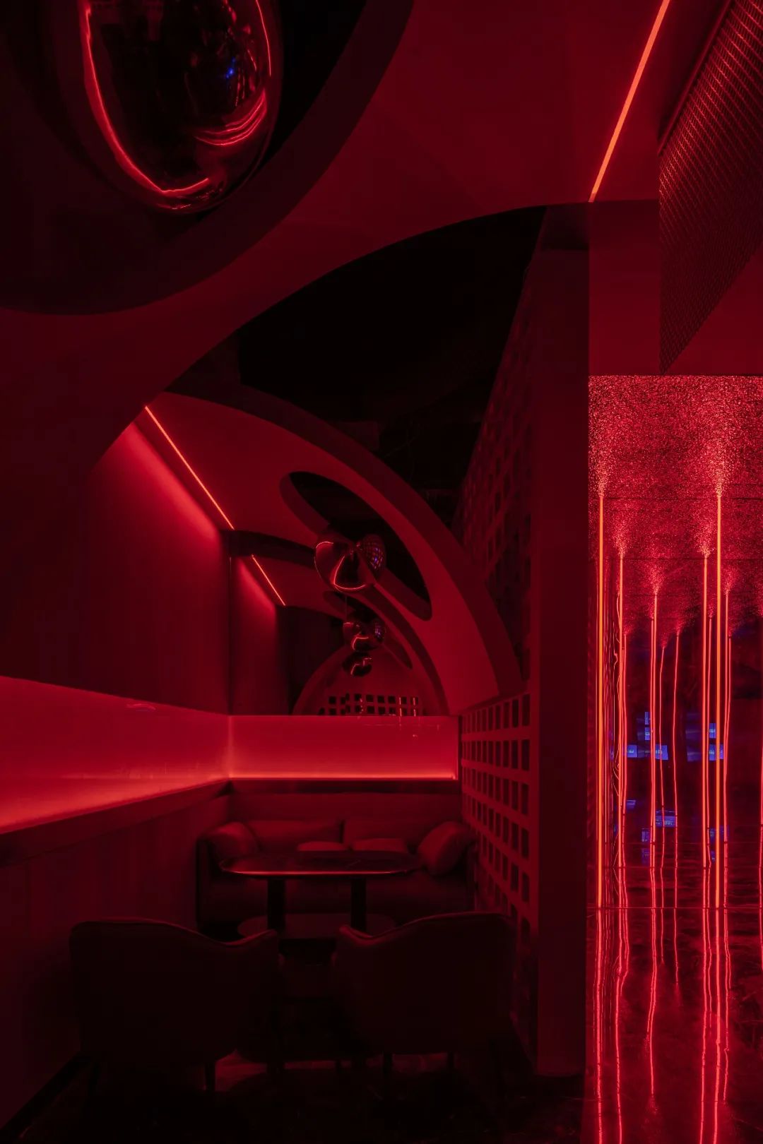 夜猫子的家 - owl club | 间禾设计9700发布时间:2021-03-16标签:酒吧