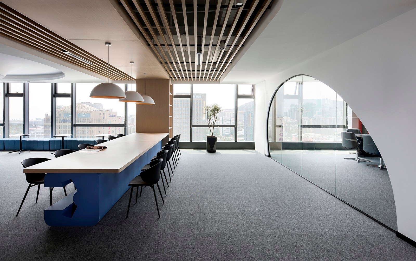 芮迪设计极简留白打造轻盈通透的活力空间