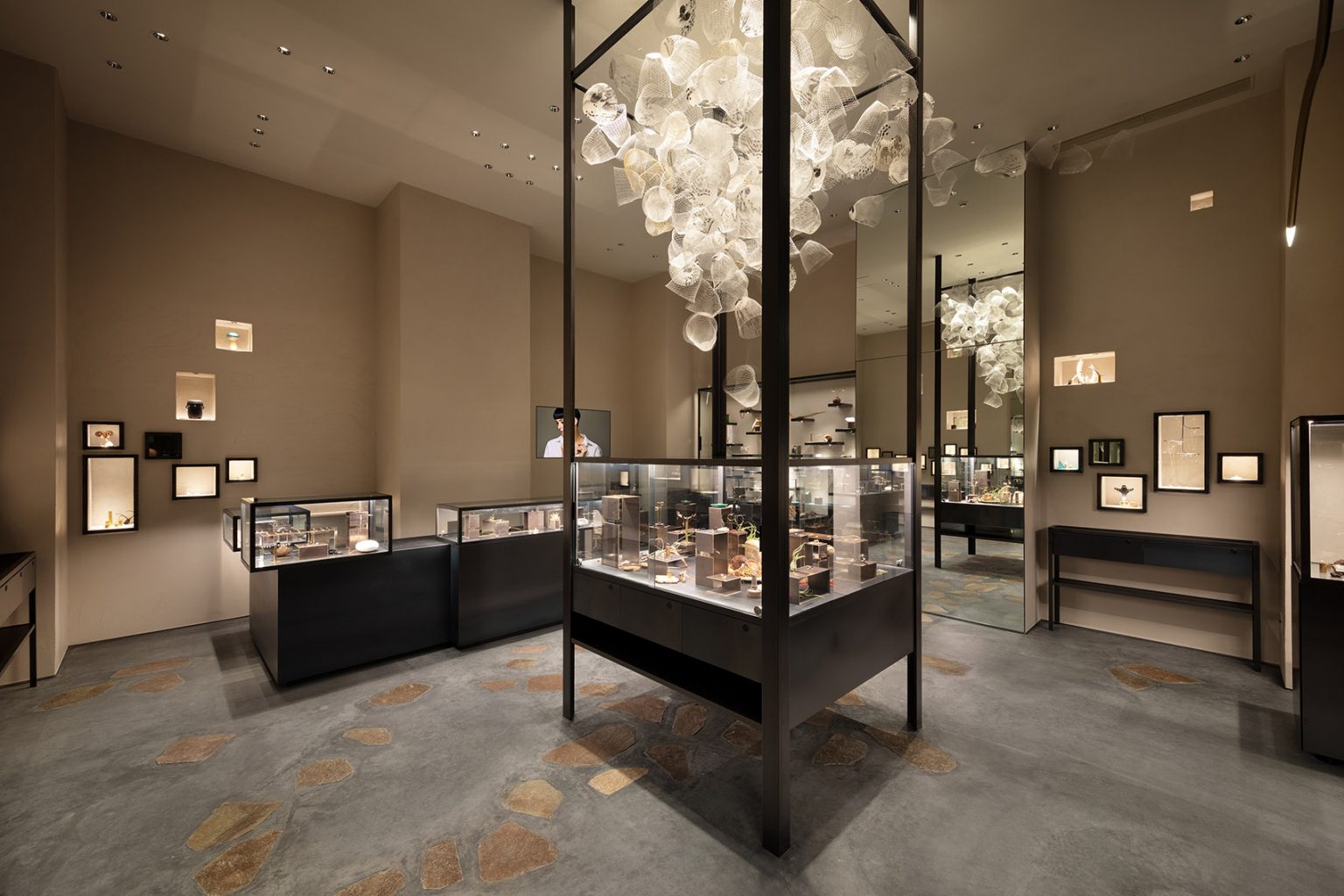 65㎡东京丸之内·hirotaka品牌珠宝店设计 | torafu architects